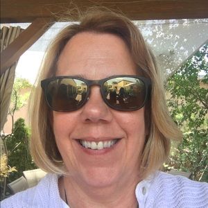 Meet your Posher, Connie